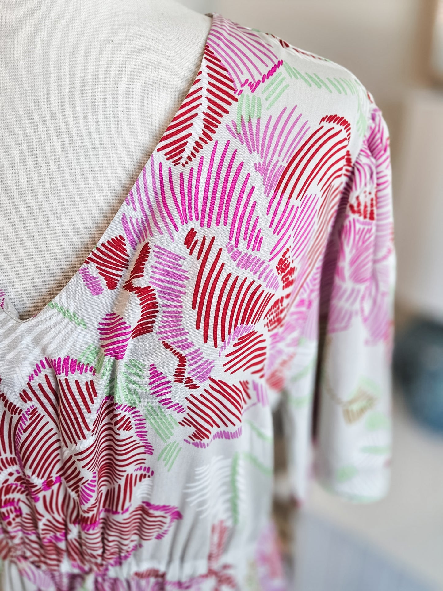 NEW Taupe Pink Red Floral Dress