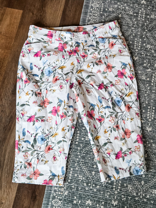 White Floral Capris 10P