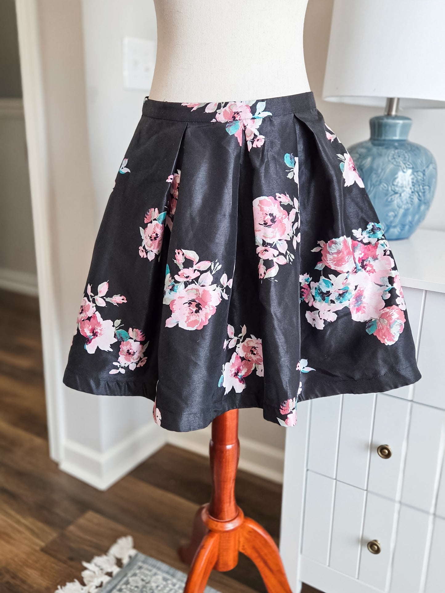 Black Floral Skirt 4/6