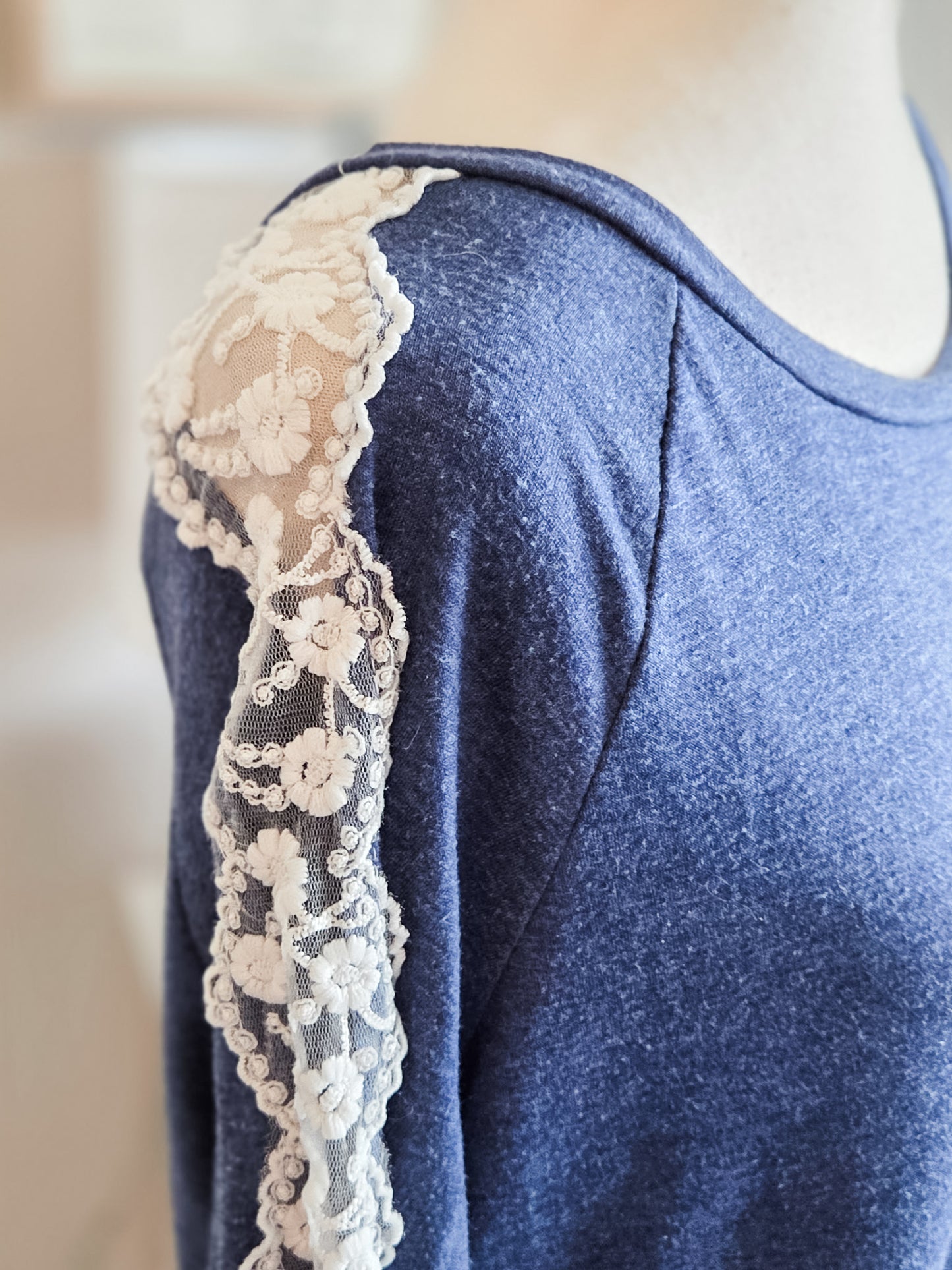 Navy Lace Sleeve Top M/L