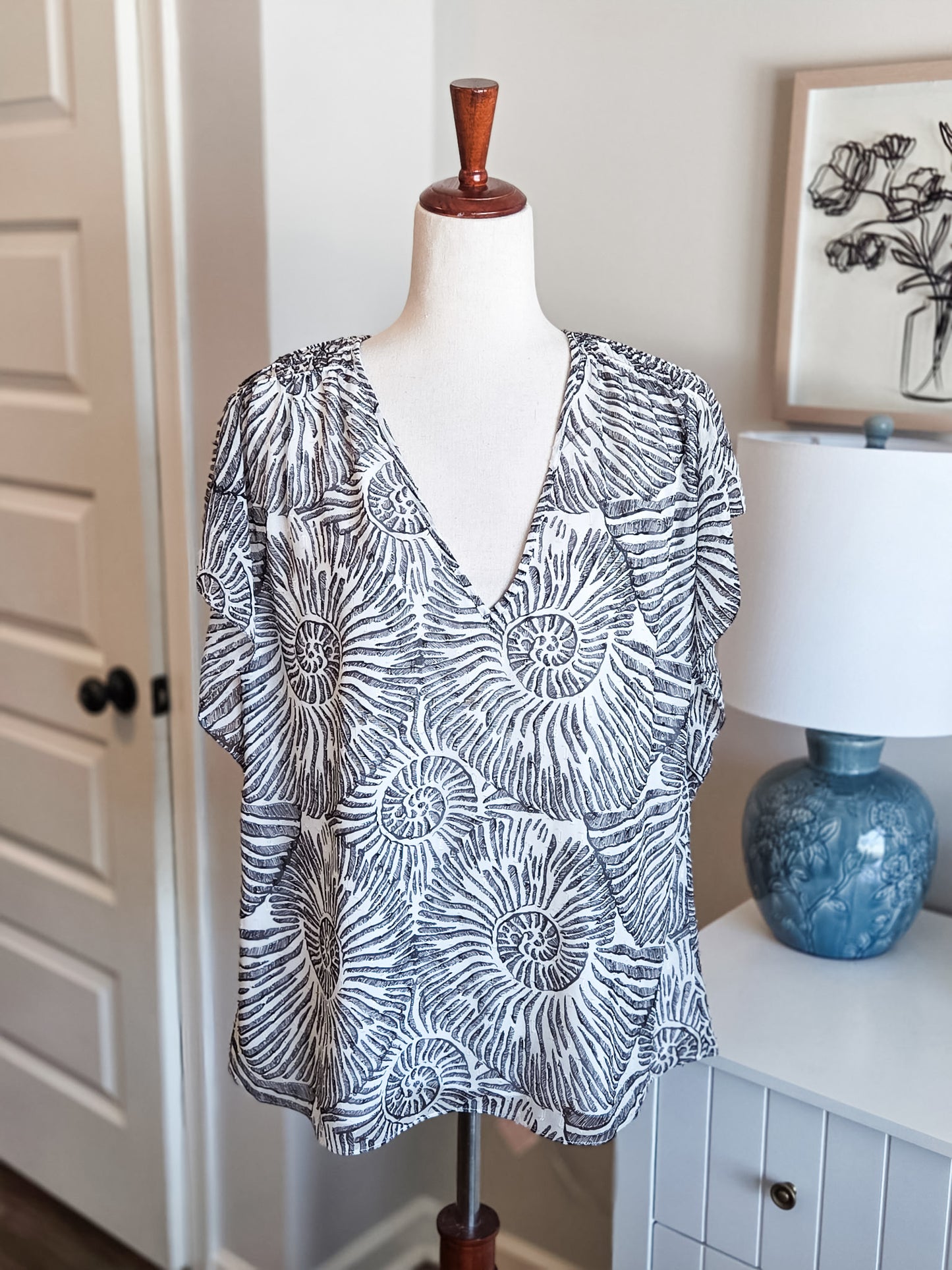 Black White Textured Top L