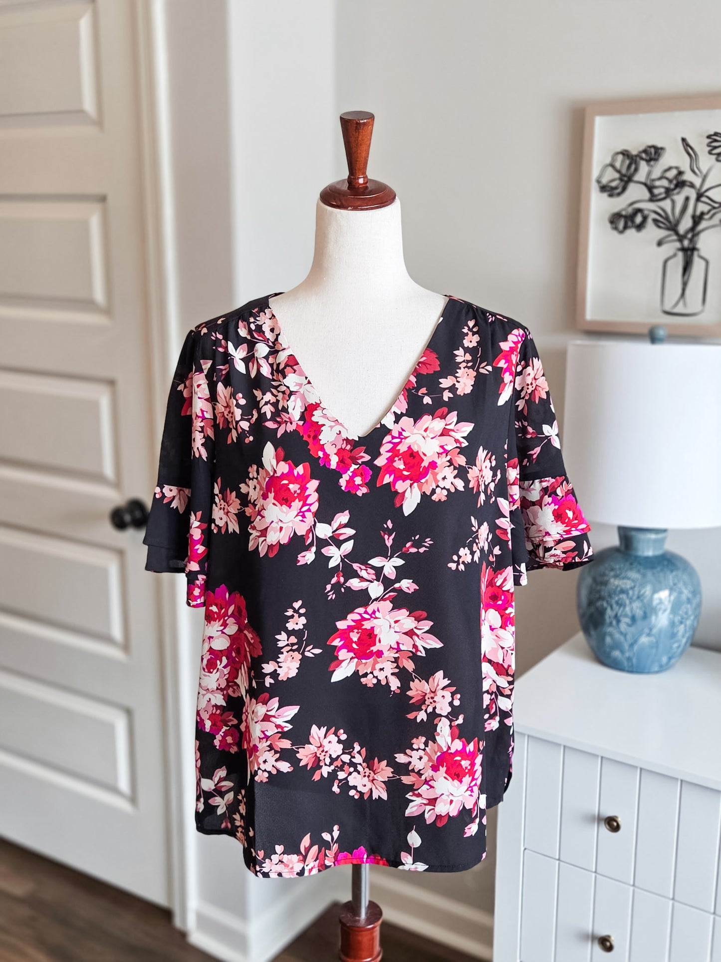 Black Floral Top L