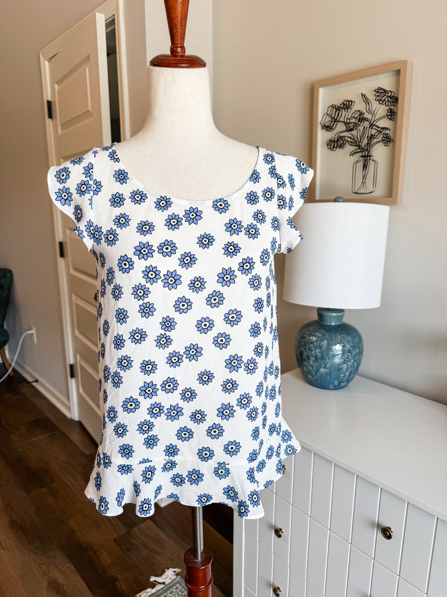 NWT White Blue Floral Top XS