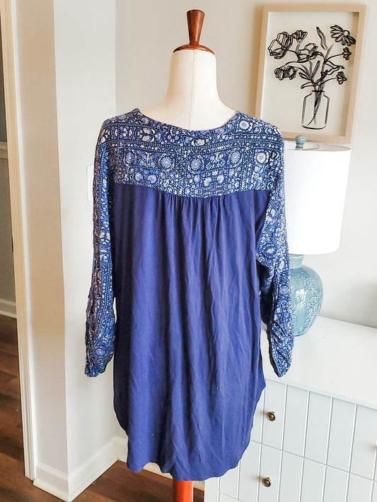 Navy Gray Floral Top 20/22