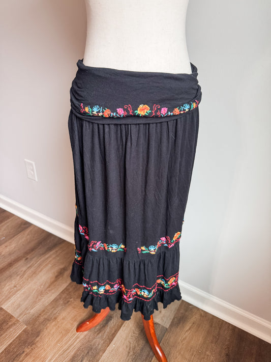 Black Embroidered Skirt L