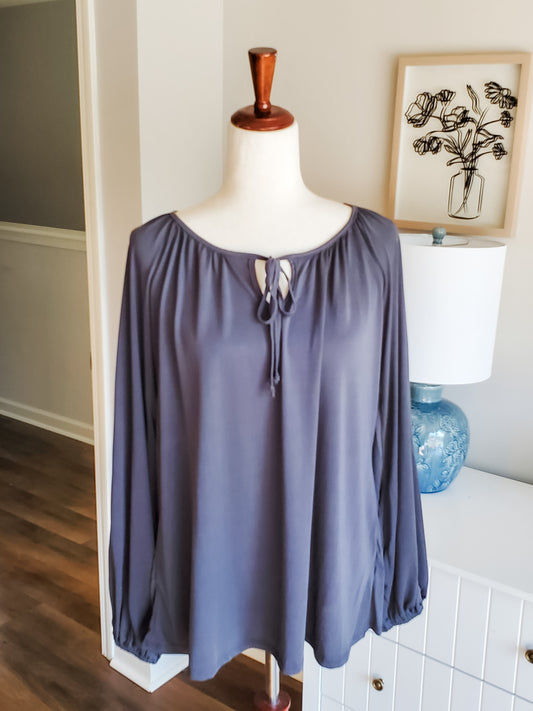 NEW Gray Top with Tie M