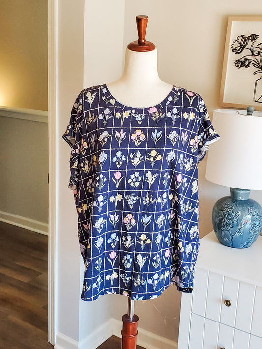Navy Floral Top 2X