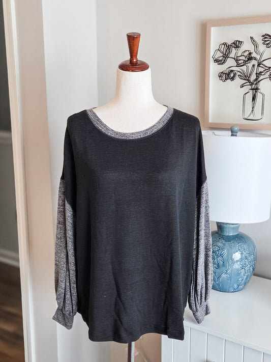 NEW Black Gray Pullover S