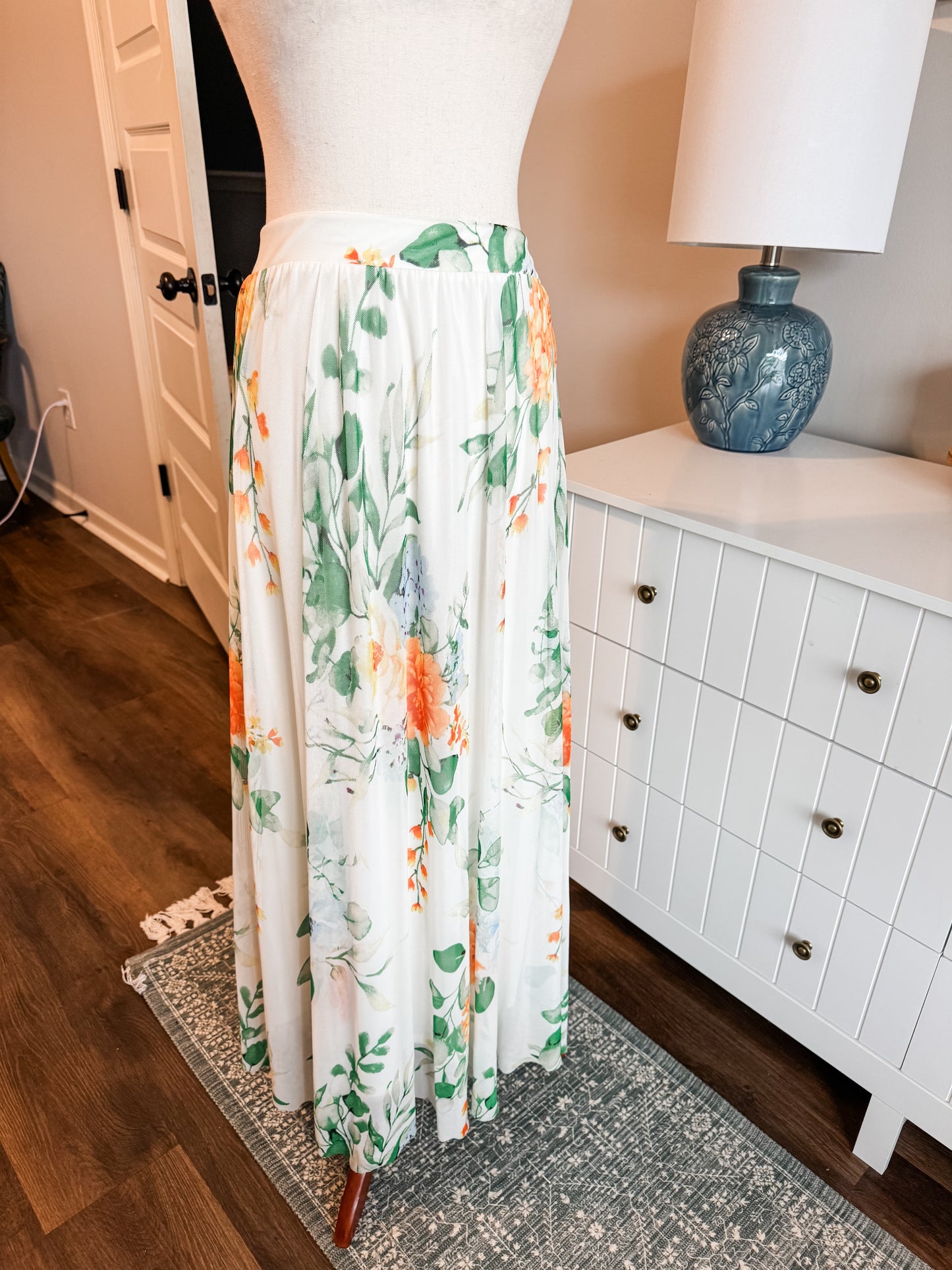 White Floral Skirt L