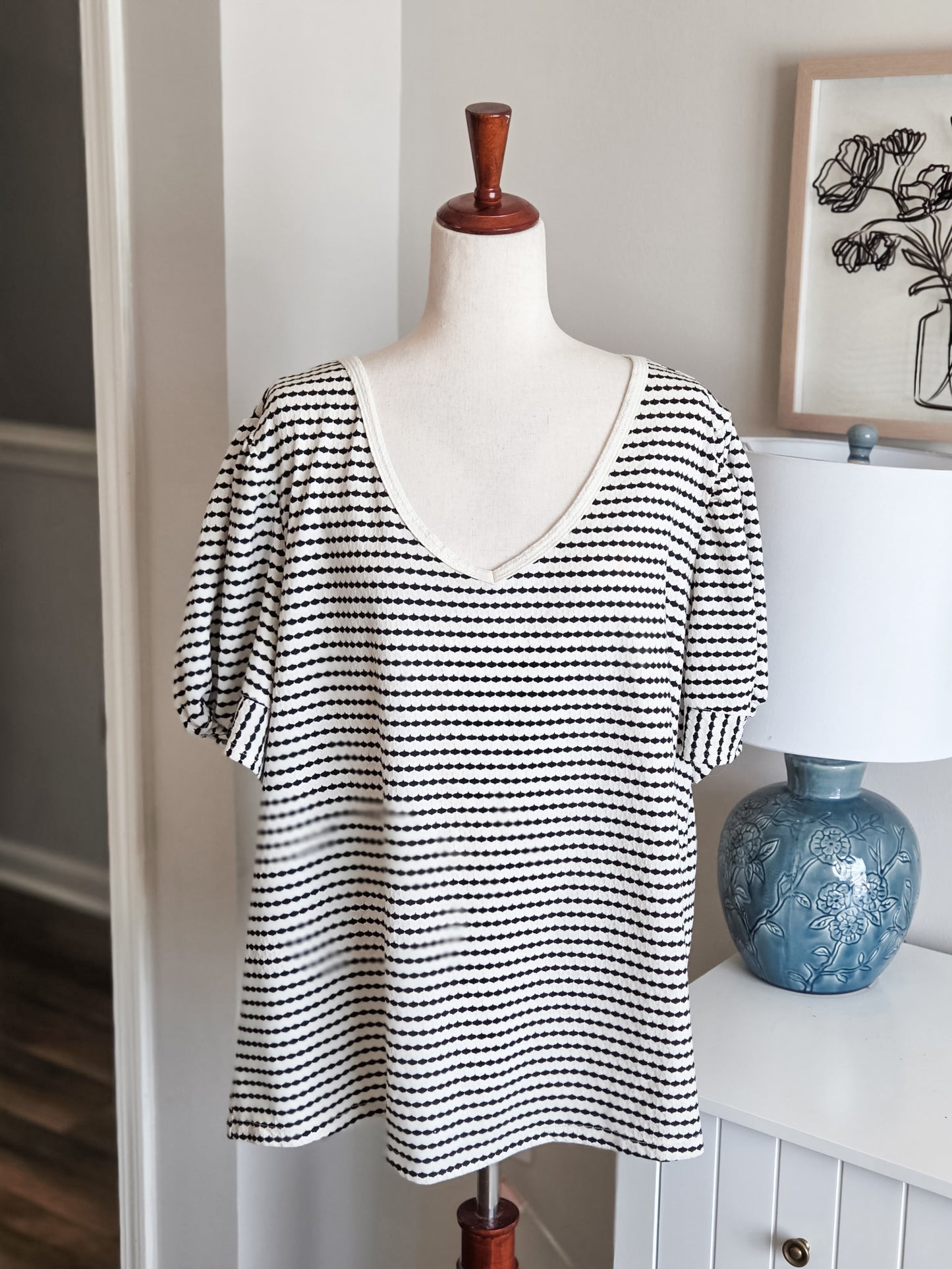 Black Cream Textured Top 22/24W