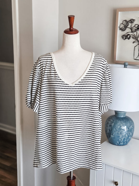 Black Cream Textured Top 22/24W