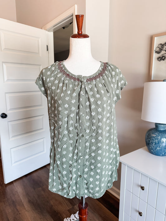 Green Floral Embroidered Button Up L