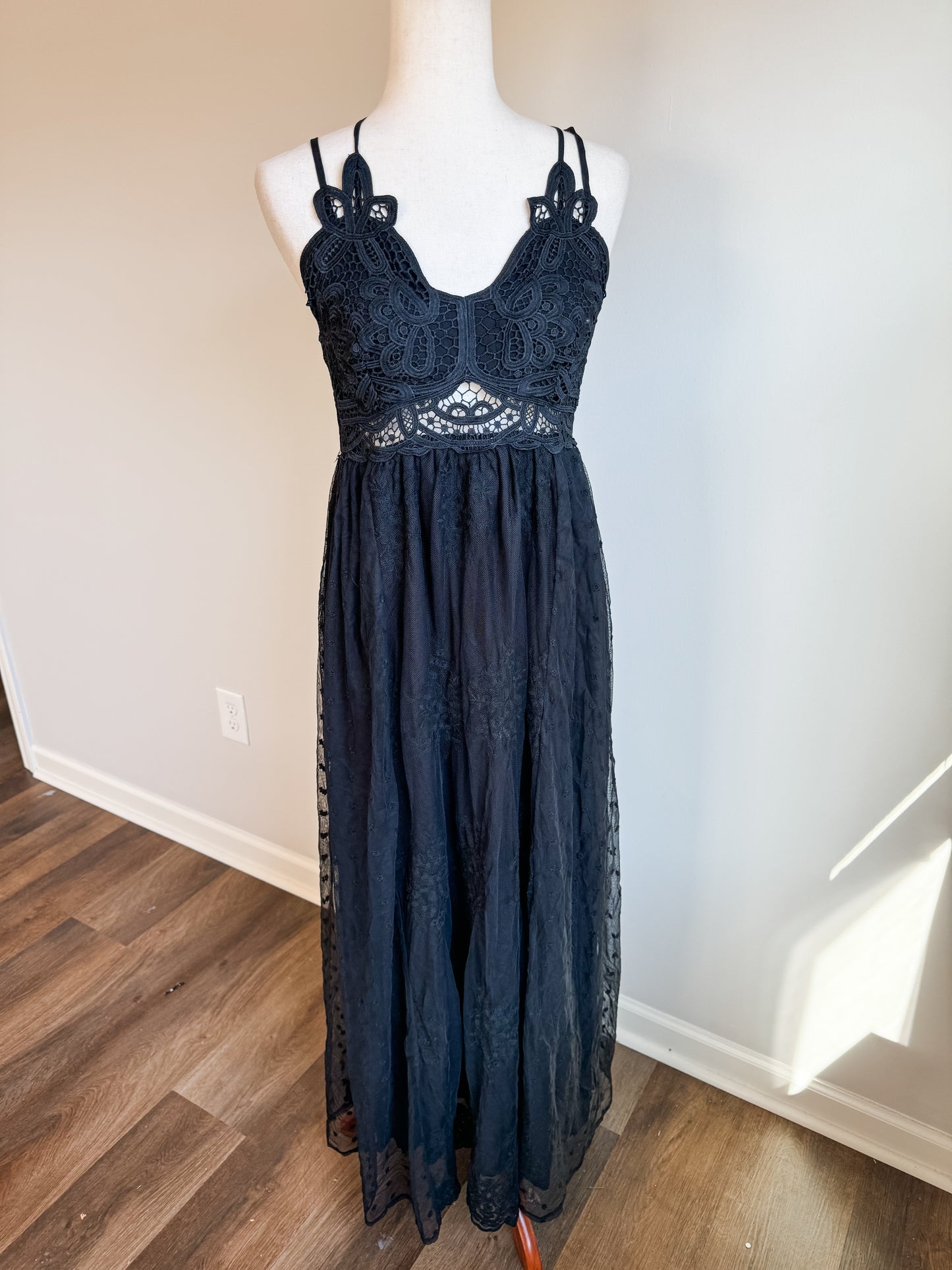 Black Lace Maxi Dress S