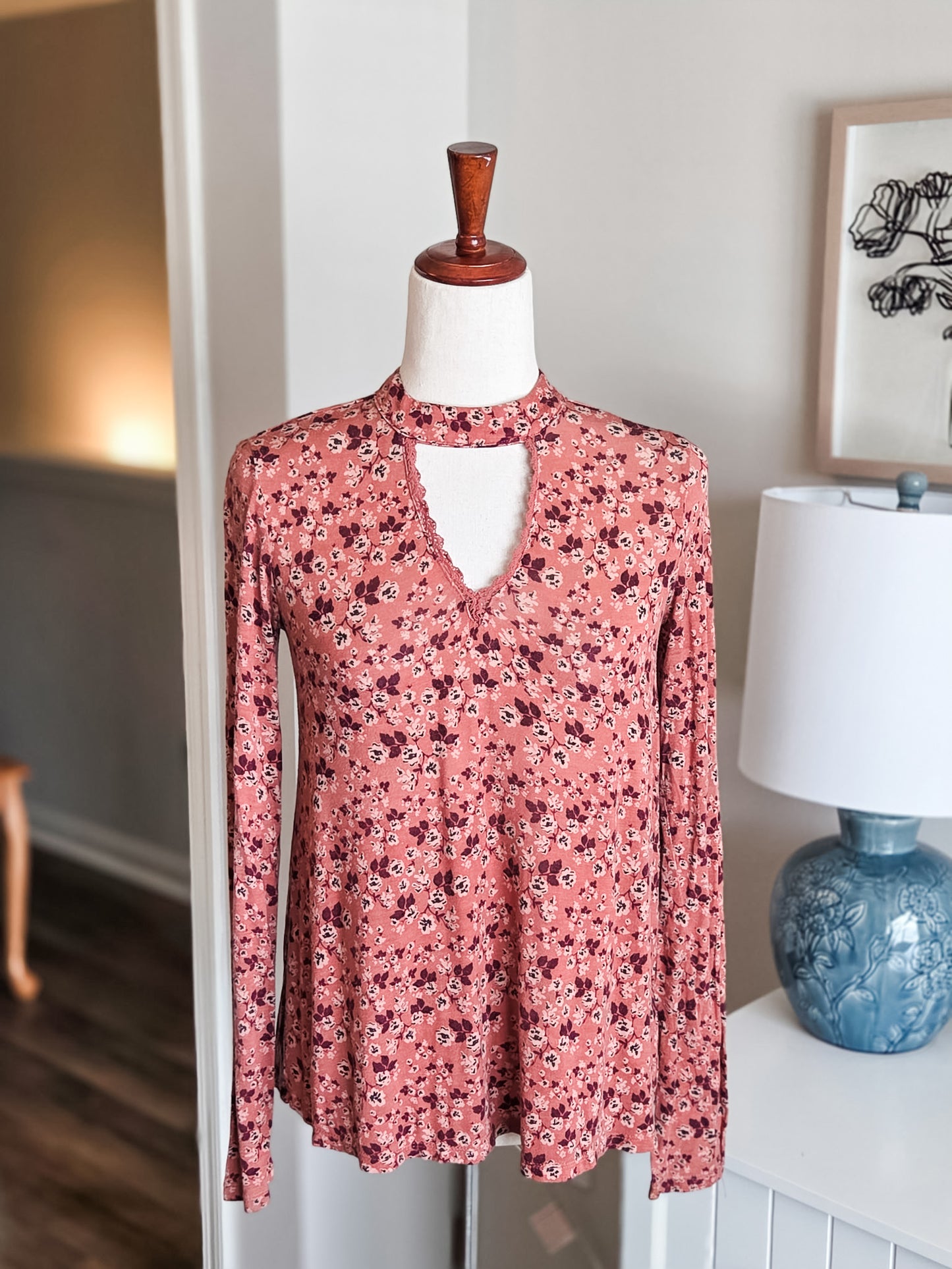 Pink Floral Keyhole Top XS
