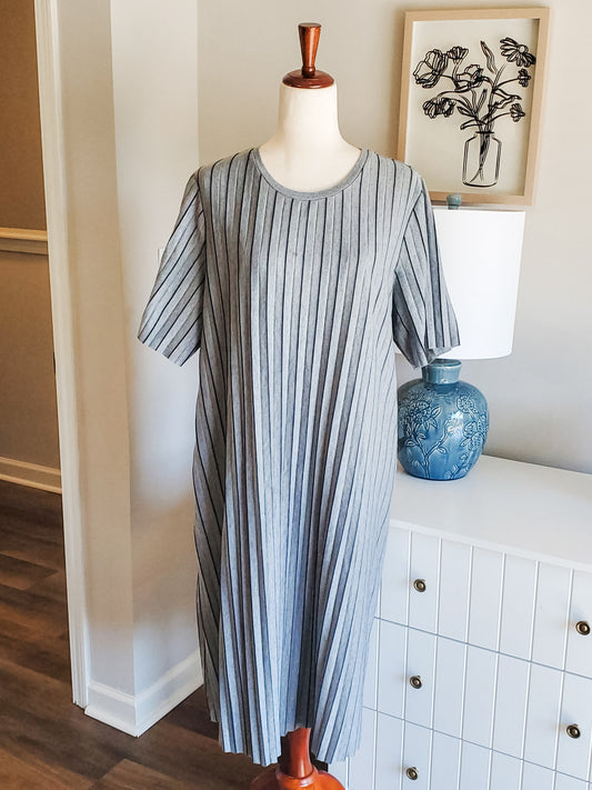 Gray Striped Pleated Dress 14/16W