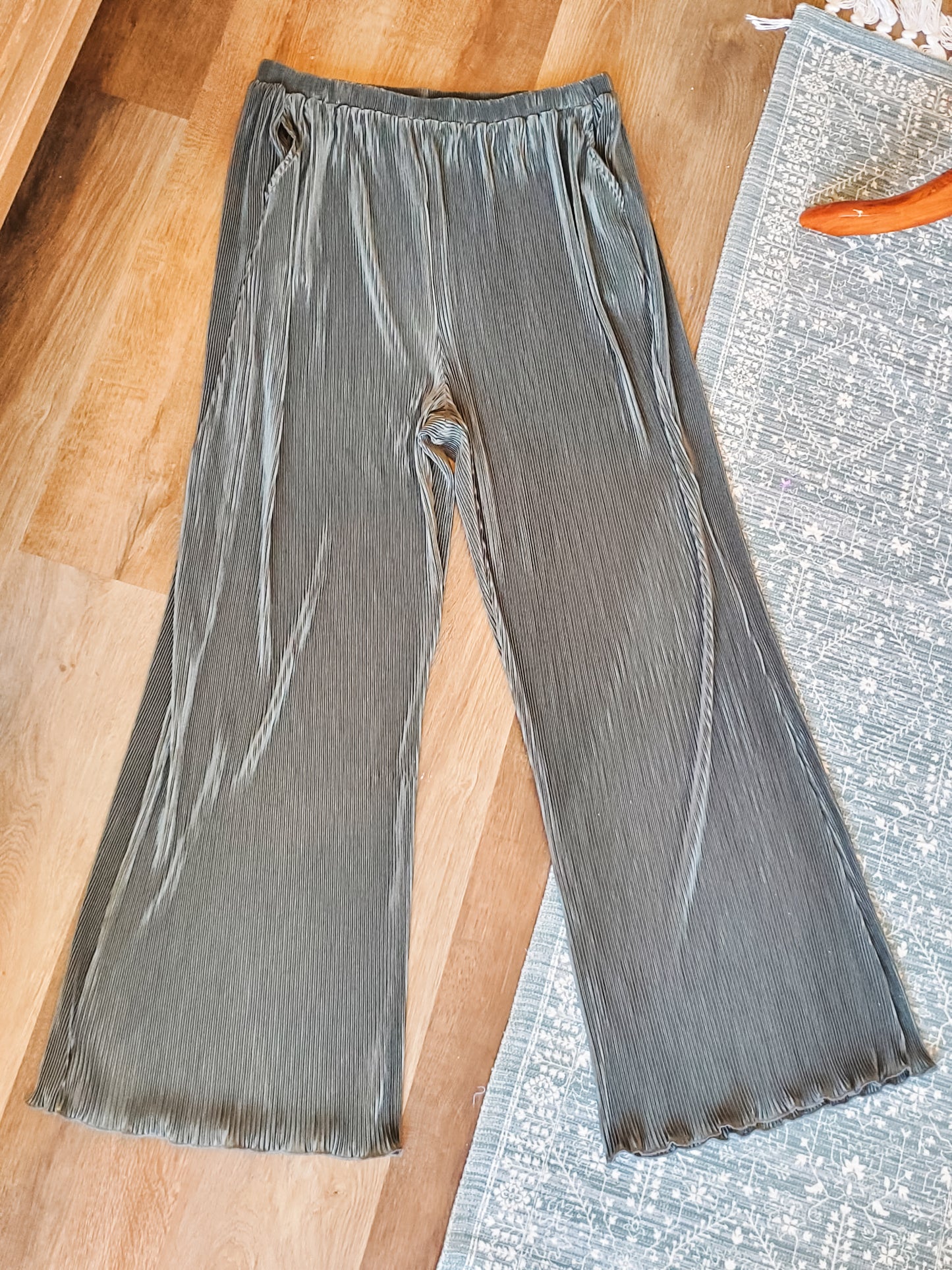 NEW Dark Green Pleated Pants 1X