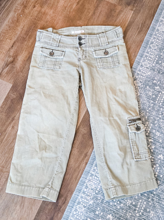 Olive Corduroy Cropped Pants 4