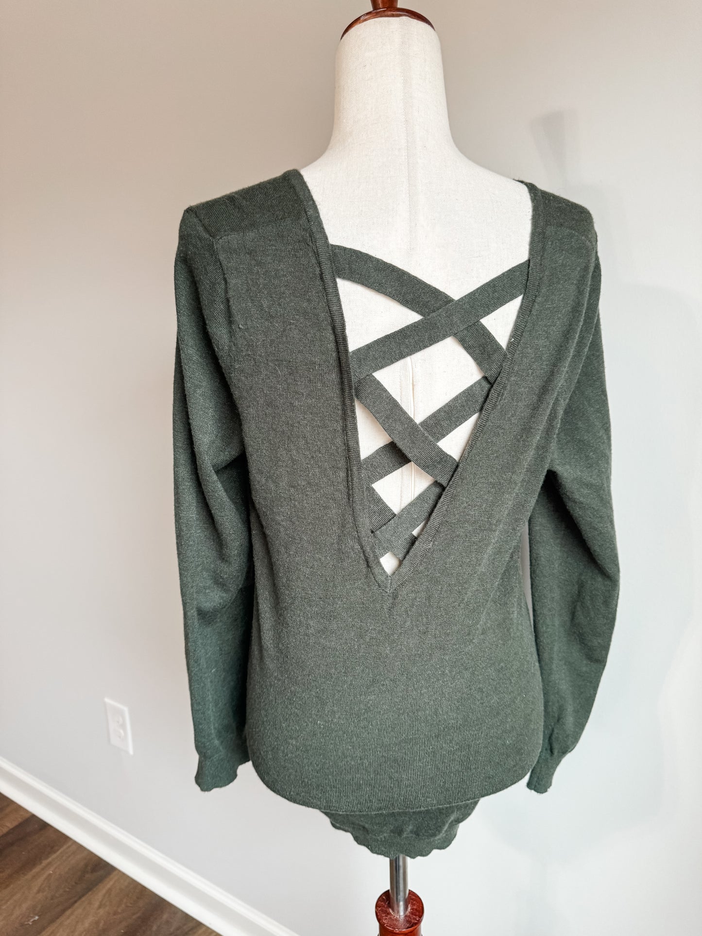 Green Sweater with Back Detail M