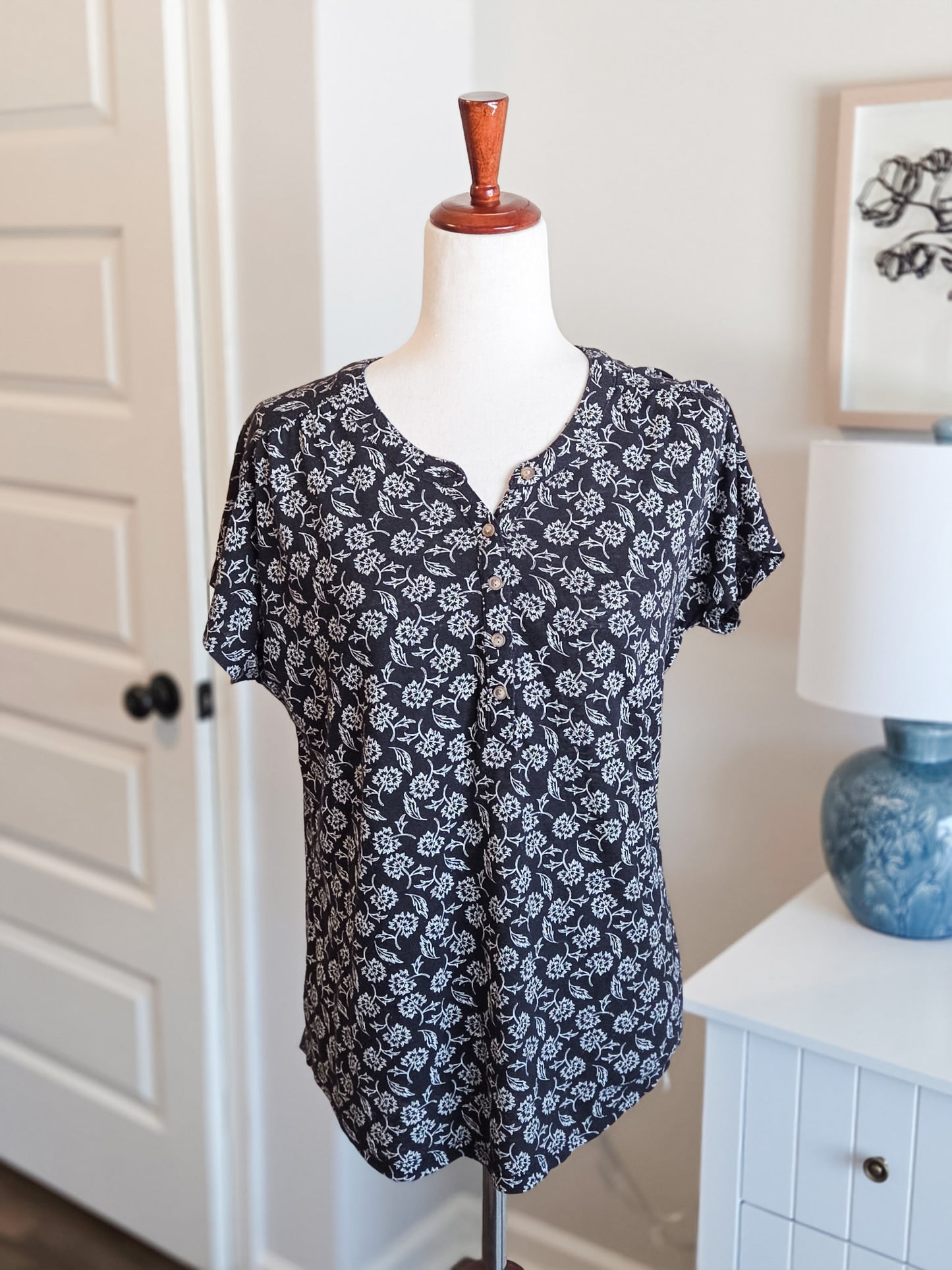 Black White Floral Top M