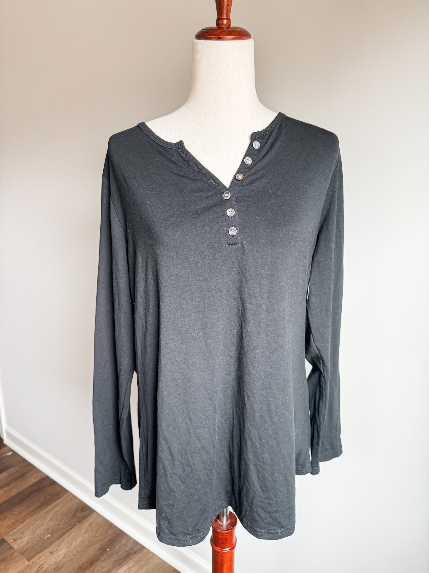 Black Top with Buttons XL