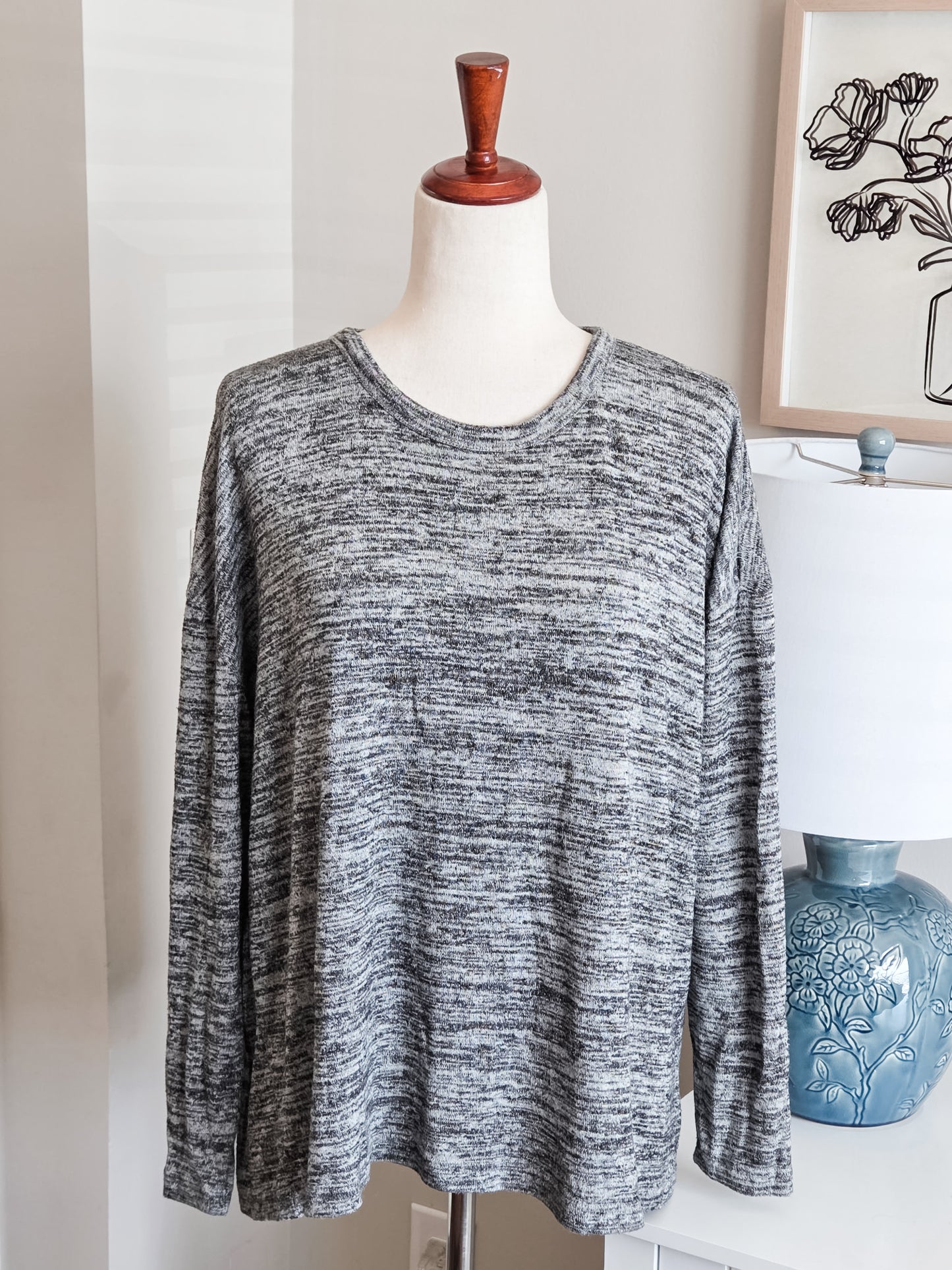 Gray Heathered Top L