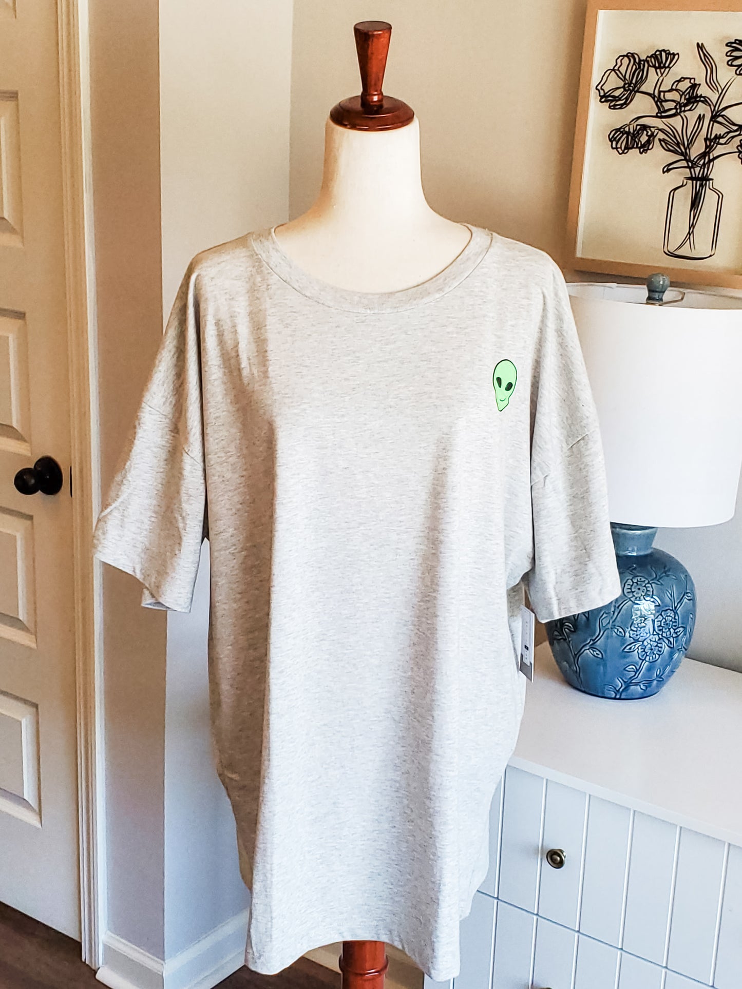 NWT Gray Alien Tee 1X