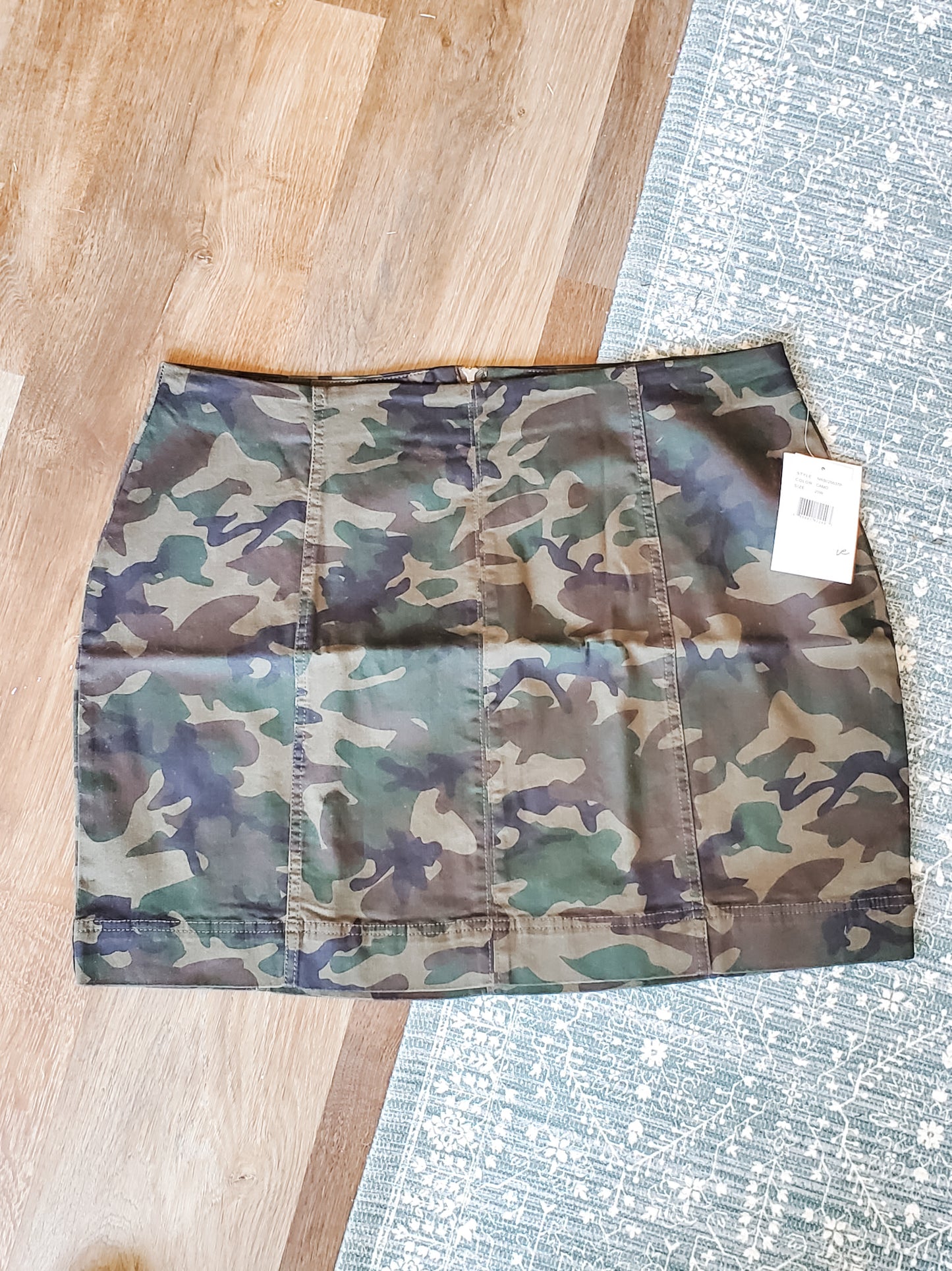 NWT Camo Mini Skirt 20W
