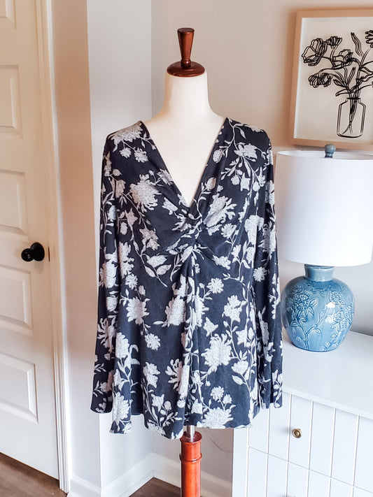Black Gray Floral Top 18/20