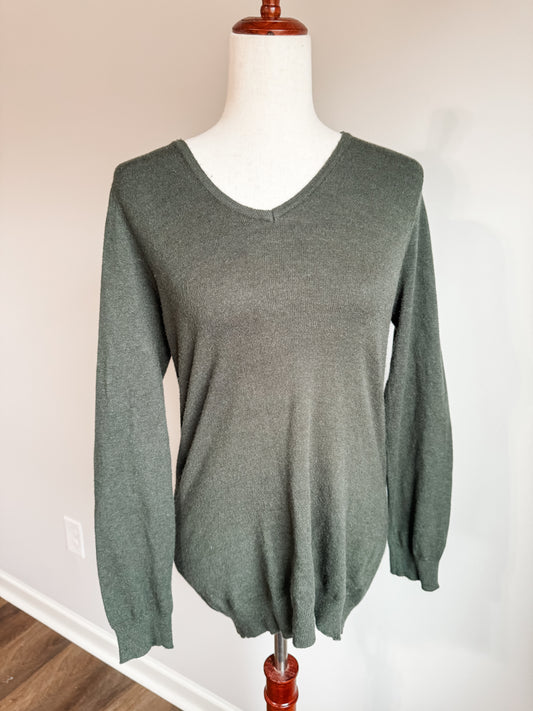 Green Sweater with Back Detail M