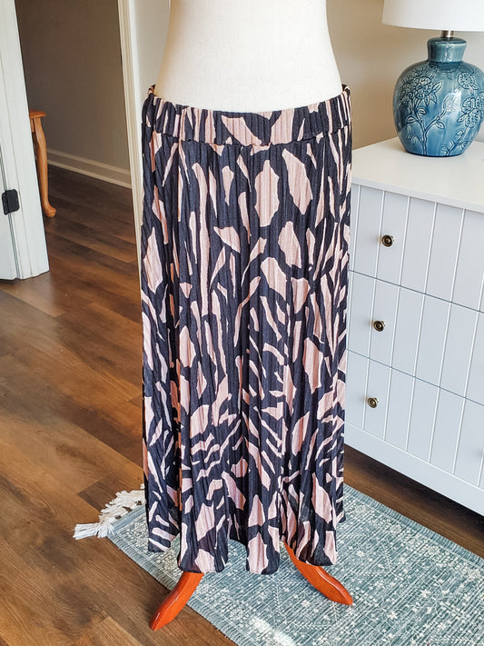 Black Pink Pleated Skirt XL