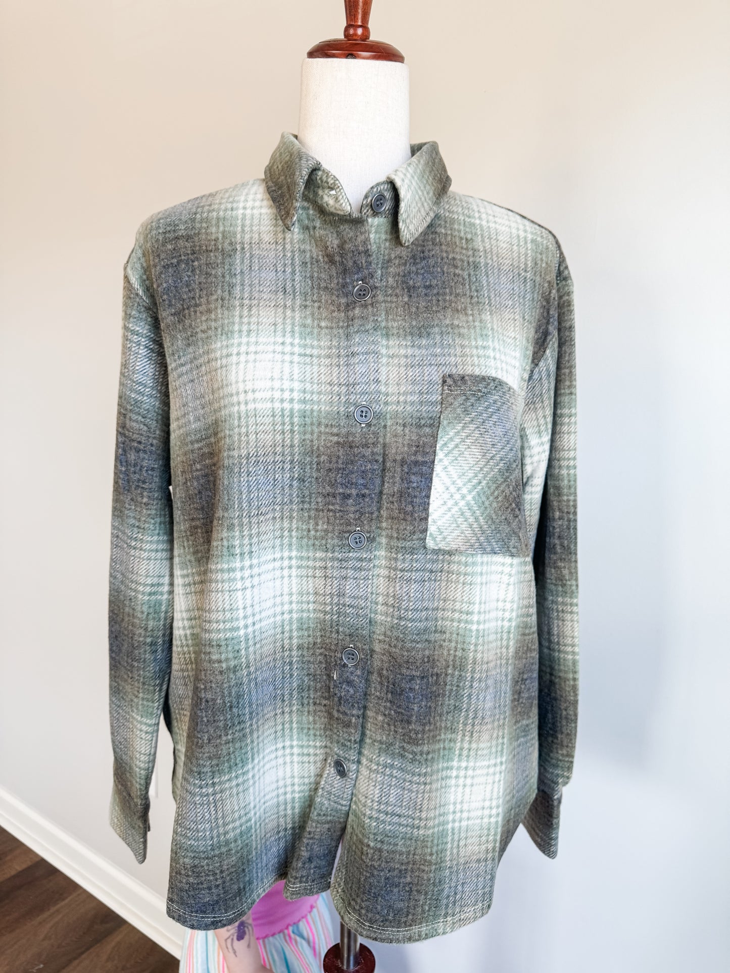 Green Plaid Button Up L