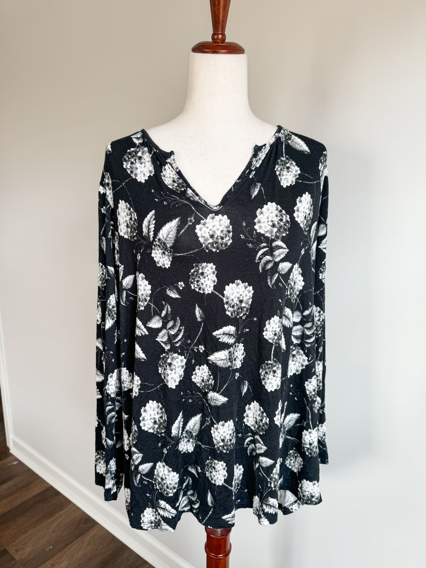 Black Floral Top 1X