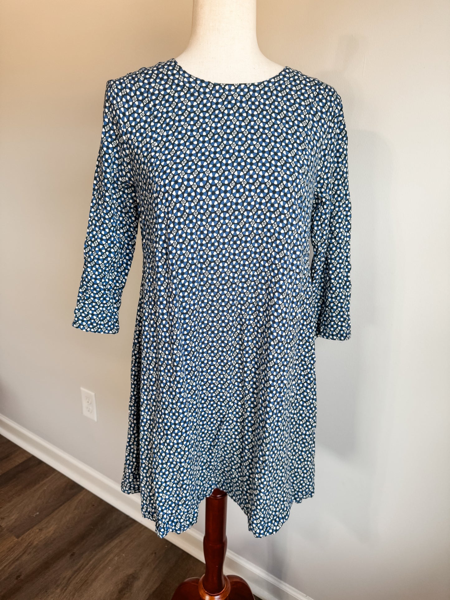 Blue Black White Print Dress 8/10