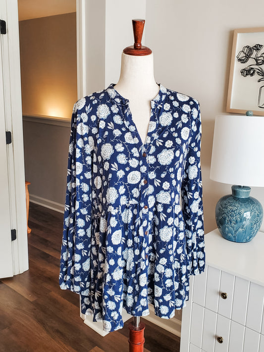 Navy Floral Top L