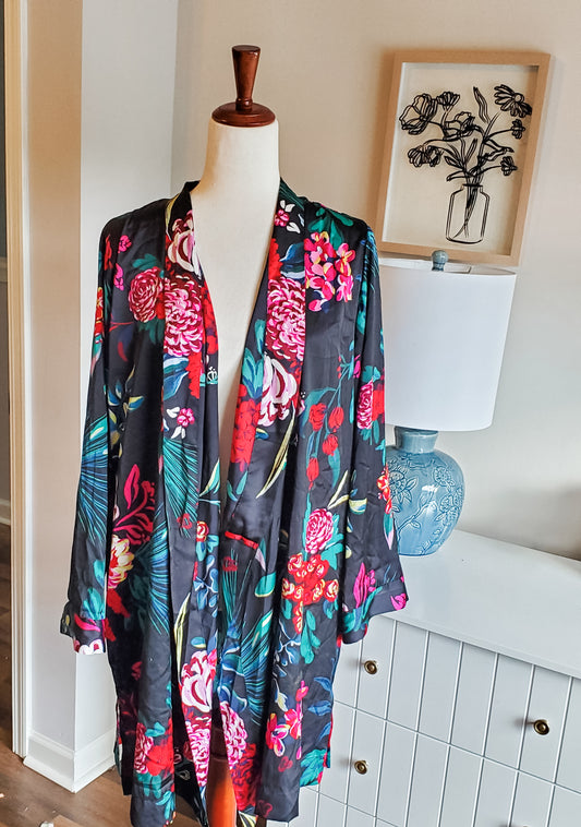 Black Floral Kimono M/L