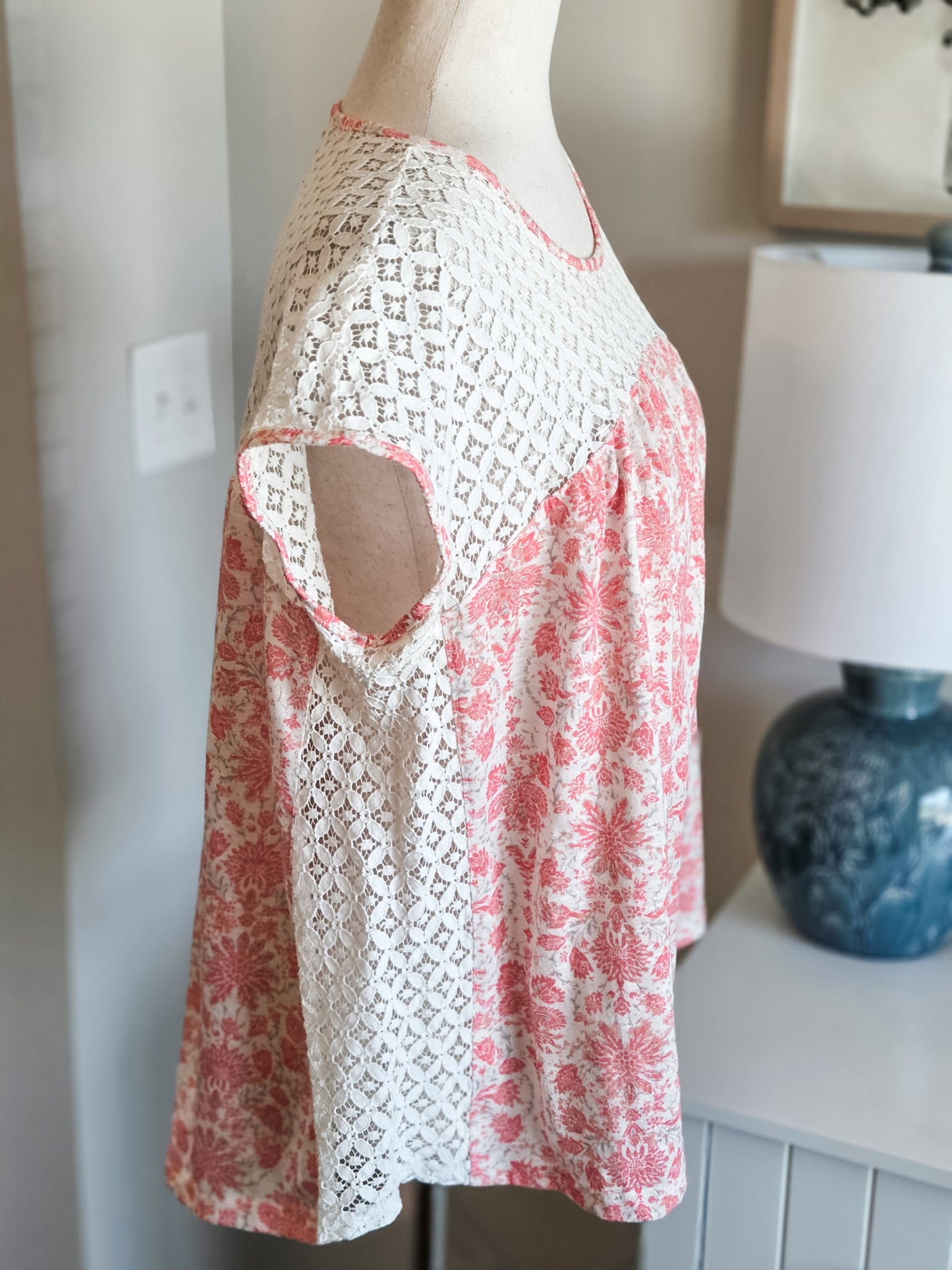 Pink Gray White Print Lace Top L