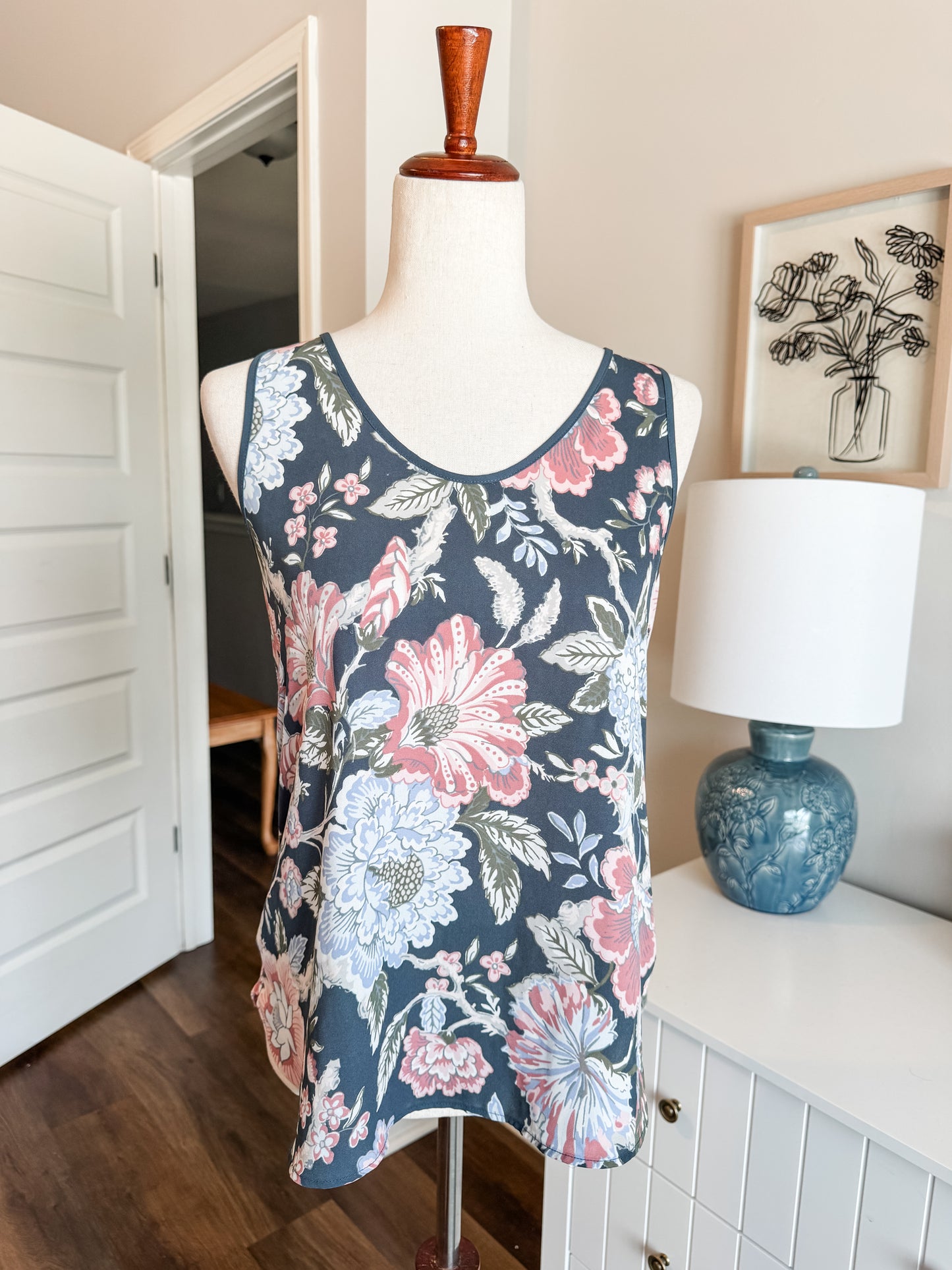 Gray Floral Tank XS