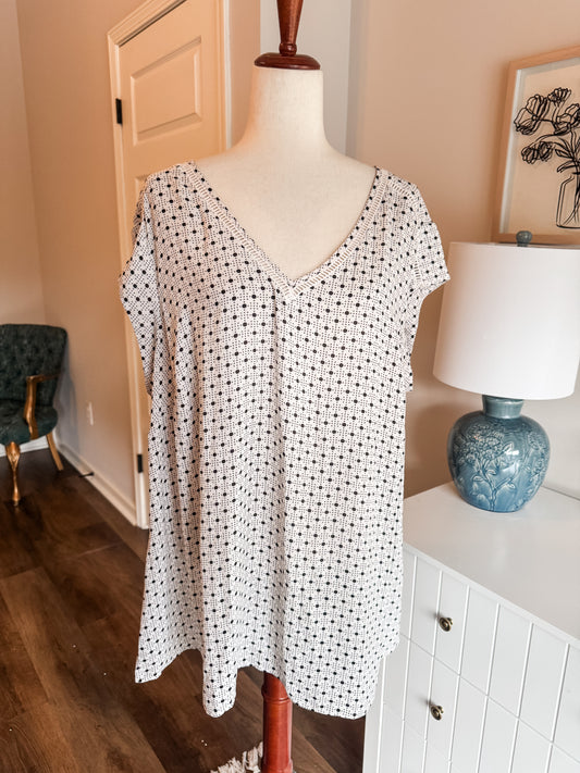 Black White Polka Dot Top 2X