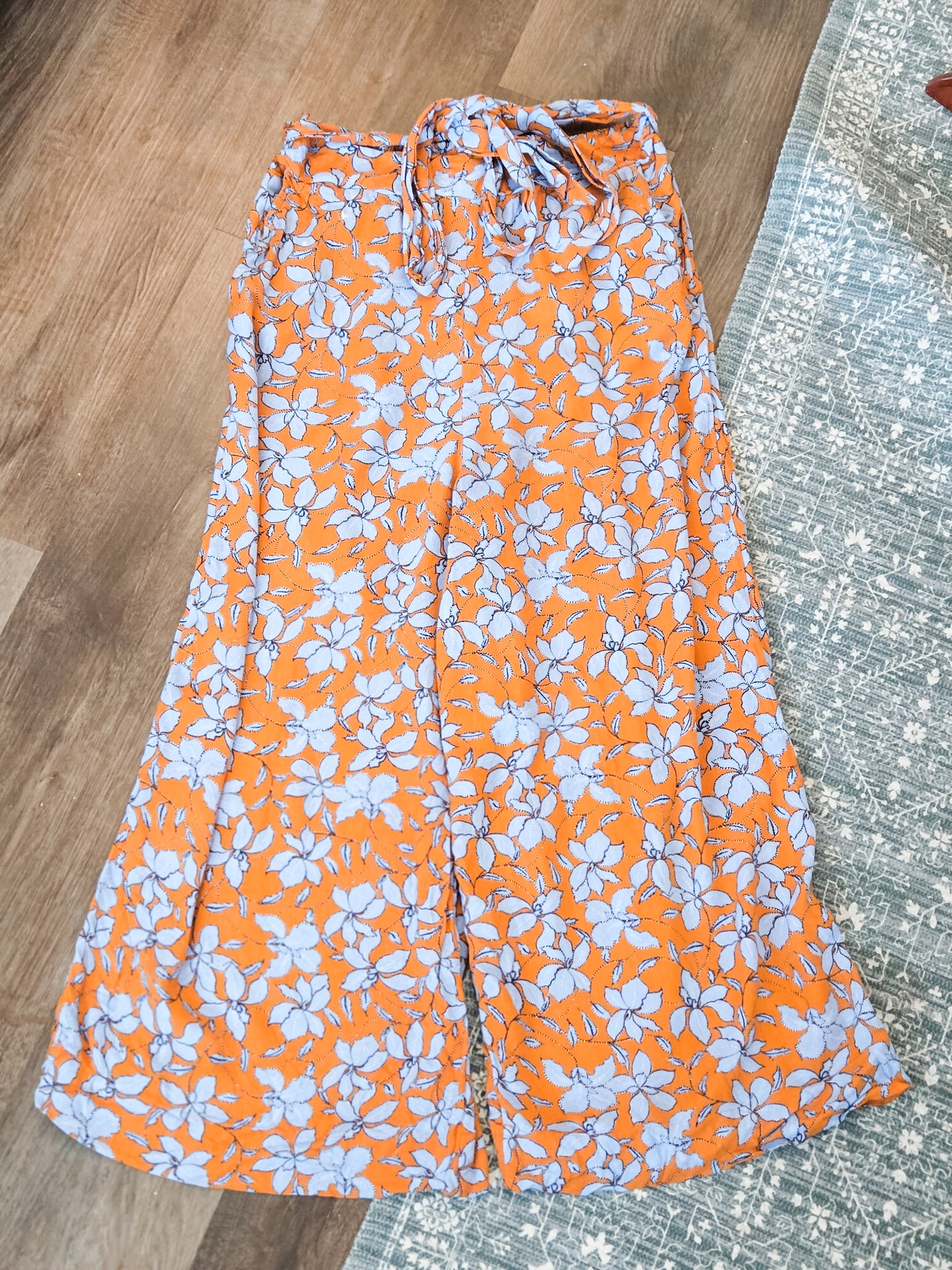 Orange Blue Print Cropped Pants L